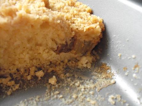 Rhubarb crumble cake 