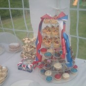 Karen Lancaster's royal wedding mini sponges and cupcakes