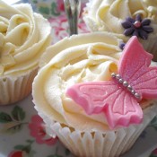 Vikki Measures' cupcakes with sugarpaste decorations