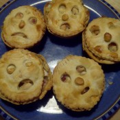 A whole gaggle of ugly pies