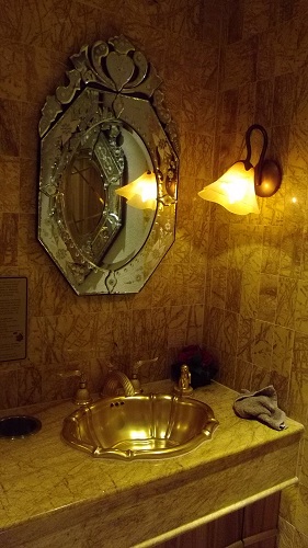 Palo bathroom