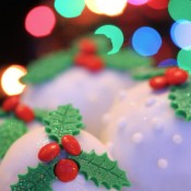 Laura from Cherrapeno's Christmas cake balls http://www.cherrapeno.com/2011/12/christmas-cupcakes-balls.html