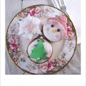 Christmas cupcakes from Sue at Not Just Any Old Baking http://notjustanyoldbaking.blogspot.com/2011/12/christmas-inspired-cupcakes-in-pictures.html