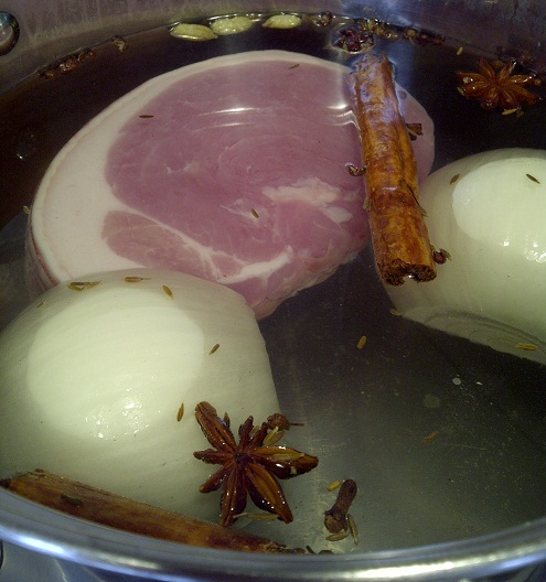 Spiced ham poaching
