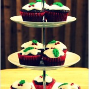 Ren Behan's chocolate Christmas pudding cupcakes http://www.renbehan.com/2011/12/chocolate-christmas-pudding-cupcakes.html