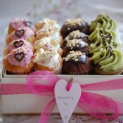 Mini cupcakes for Valentine's Day by Homemade by Fleur http://homemadebyfleur.wordpress.com/2012/02/13/mini-cupcakes-for-valentines-day/