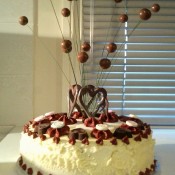 Baking Beats' Valentine's raspberry and white chocolate cake http://bakingbeats.blogspot.com/2012/02/valentines-raspberry-and-white.html
