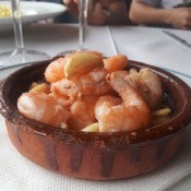 Scrummy garlic prawns