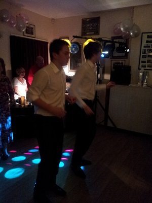 De brevren on the dance floor