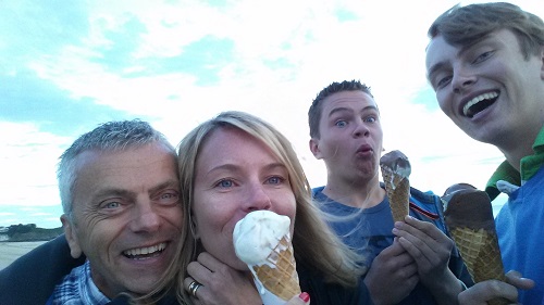 Catching a glace with the fam in Brittany