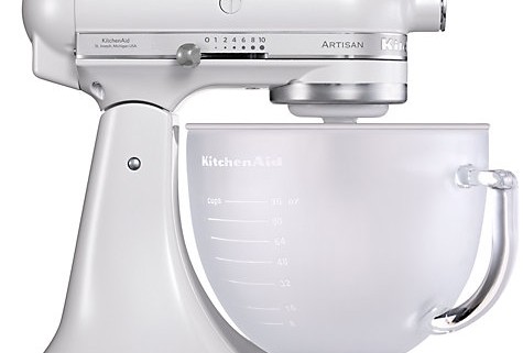 KitchenAid Artisan food mixer in frosted pearl