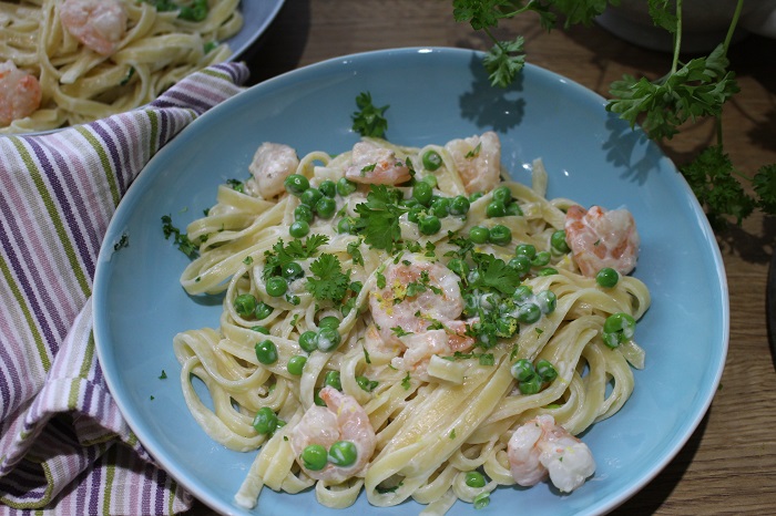 Creamy pea and prawn fettuccine