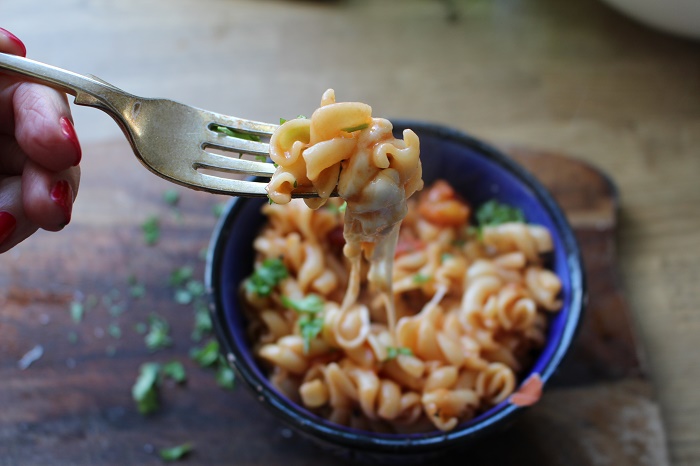 Gooey tomato and mozzarella fusilli