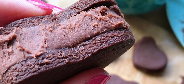 How to make Bourbon biscuits at home