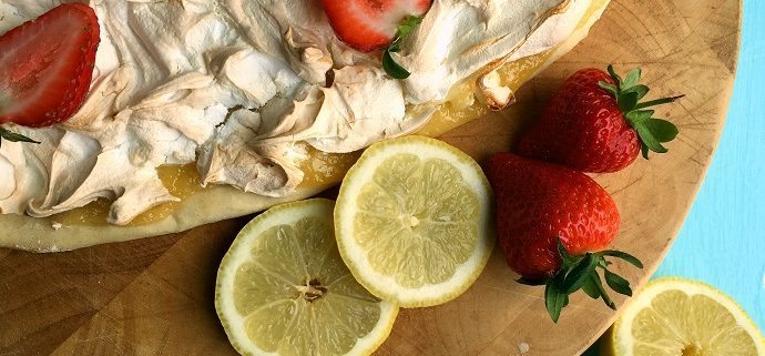 Lemon meringue pizza