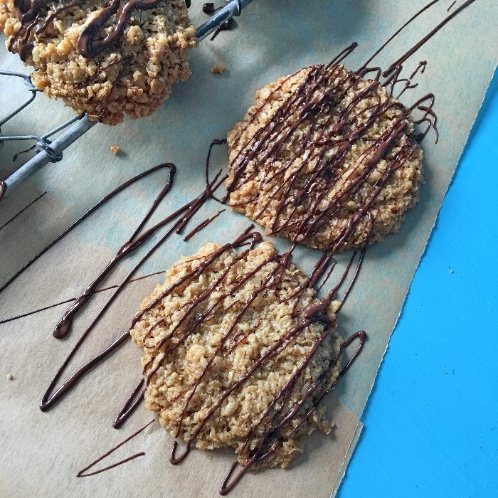 oatbran flapjack cookies with chocolate drizzle