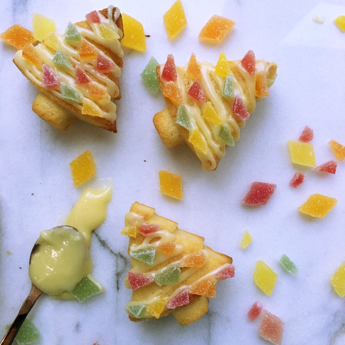 White chocolate Christmas tree cakes with jelly fairy lights