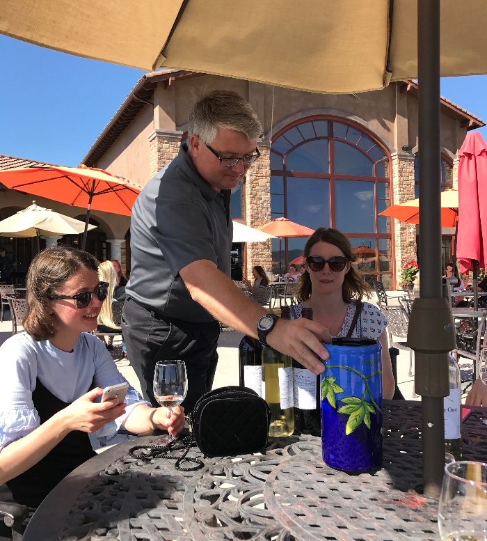 Wine tasting on the terrace with Hanna and Kirsty