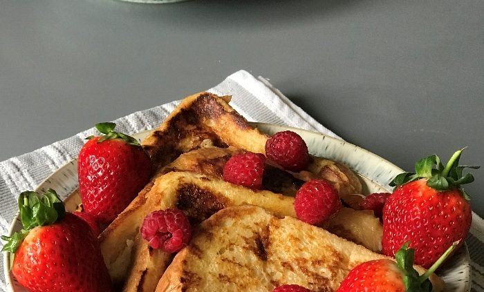 Vanilla French toast with fresh berries