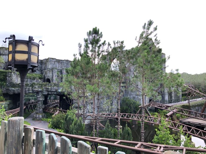 Your first glimpse of Hagrid's Magical Creatures Motorbike Adventure from the queue line