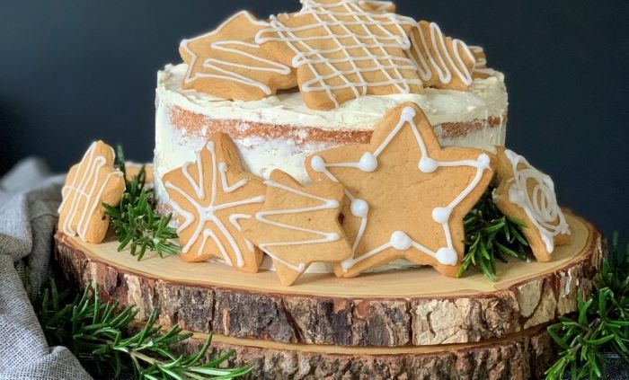 Spiced Christmas clementine cake