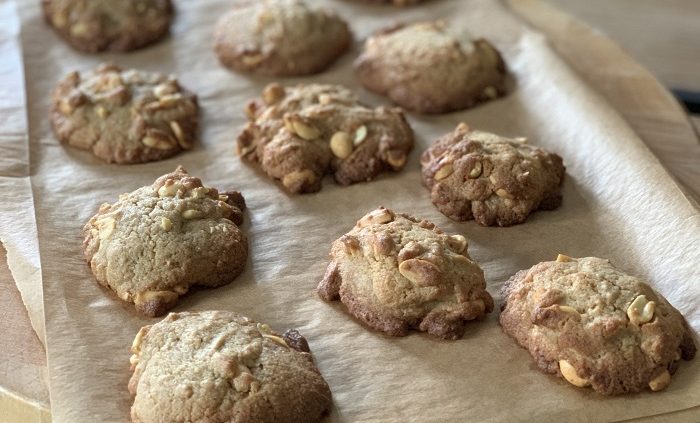Salted peanut cookies