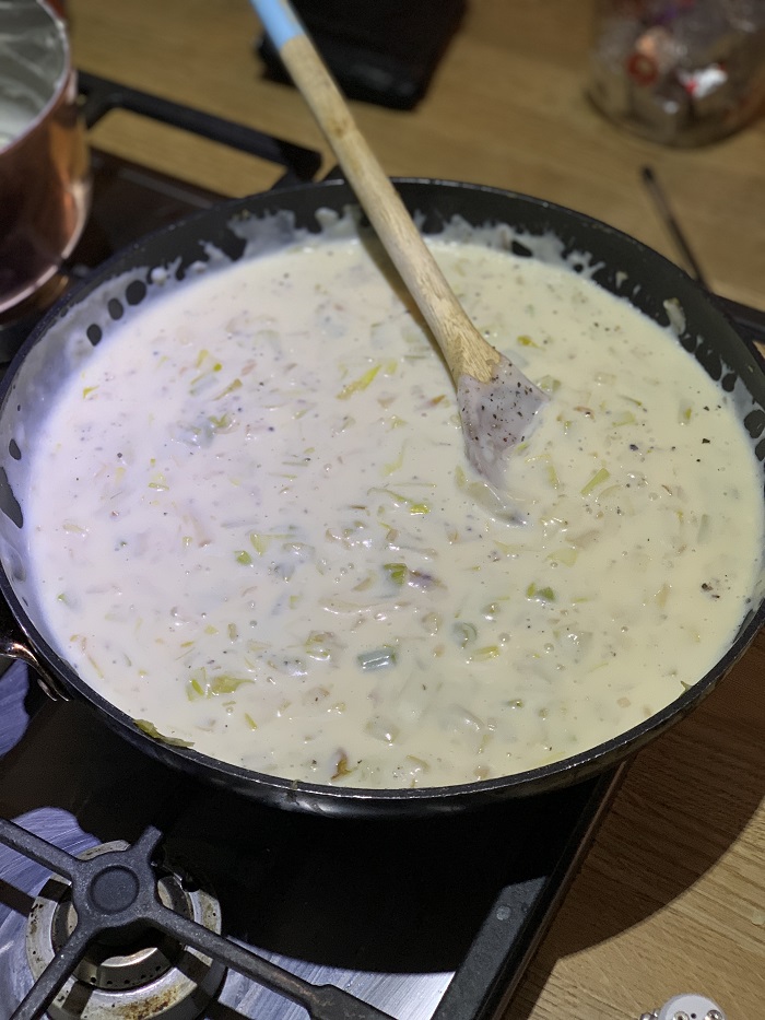 Cheesy leek sauce