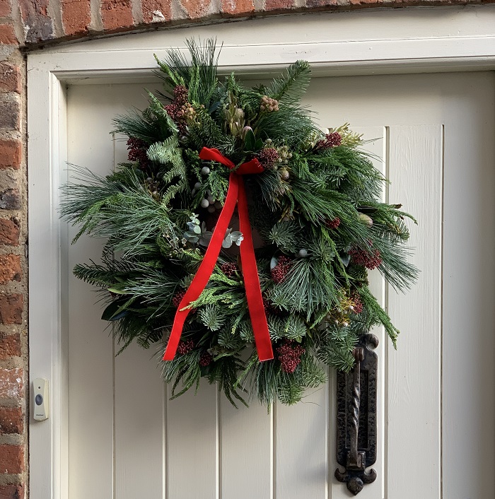 How to make a natural Christmas wreath How to make a natural Christmas wreath